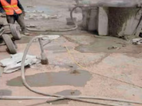 茌平水泥混凝土路面板底注浆技术 路面脱空注浆整治方案